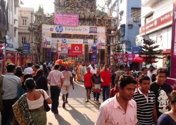 “কলকাতার সেরা শপিং স্পট: দুর্গাপূজার জন্য অপরিহার্য গাইড”