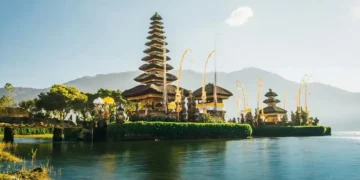 বিশ্বের সেরা ১০টি ভ্রমণ গন্তব্য: আপনার পরবর্তী ছুটির পরিকল্পনা