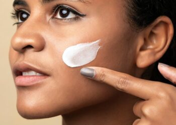 ২০২৫ সালের বিউটি ট্রেন্ড: কী থাকবে এবং কী চলে যাবে?